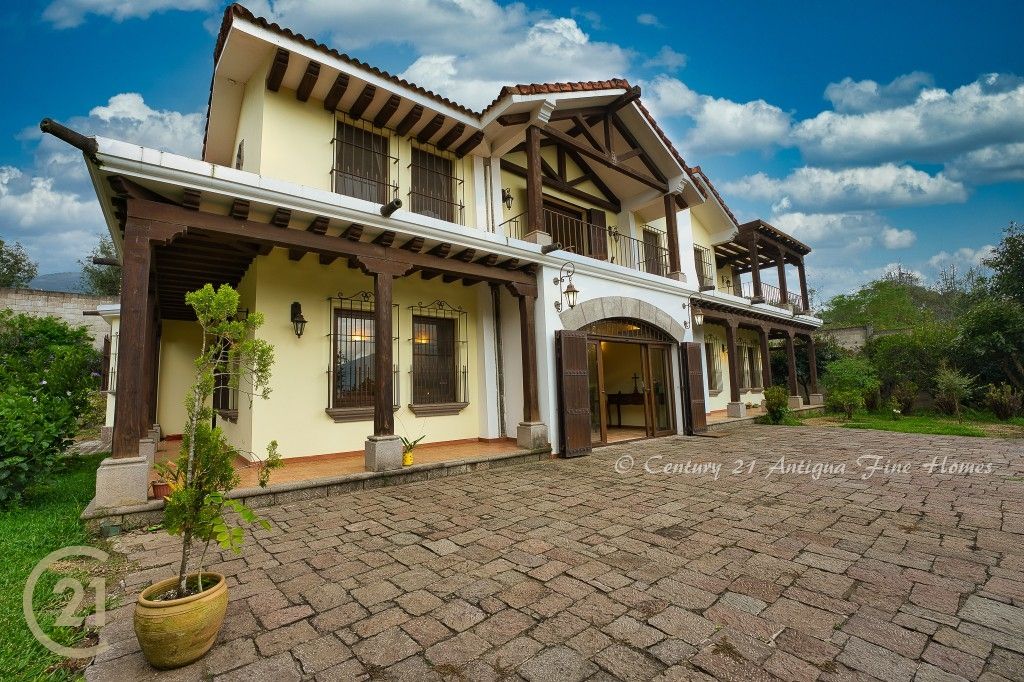 Casa de 4 Dormitorios y un hermoso jardin