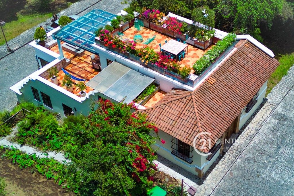 Casa lujosa a la venta a solo minutos de Antigua Guatemala