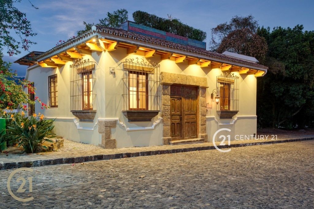 Casa lujosa a la venta a solo minutos de Antigua Guatemala