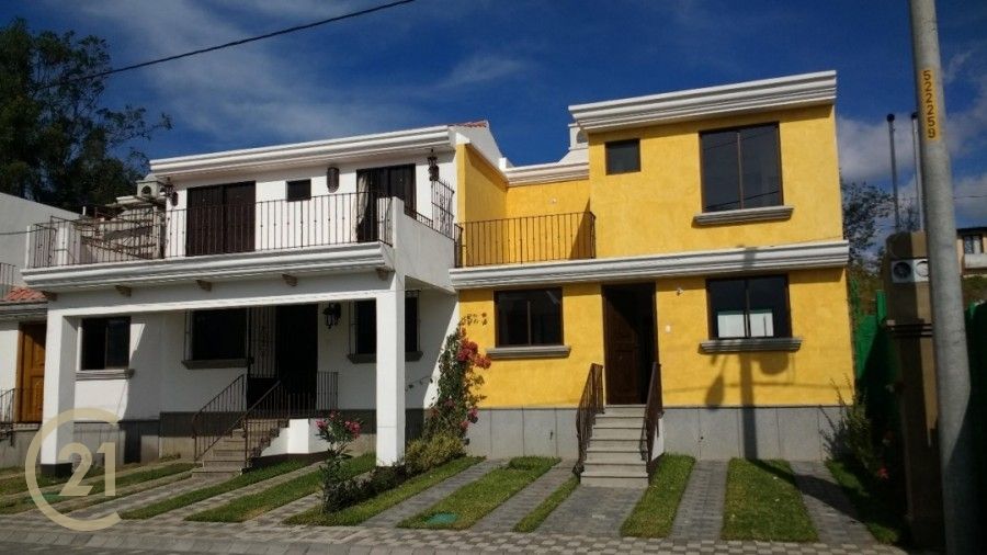 Casas en residencial / San Miguel Dueñas