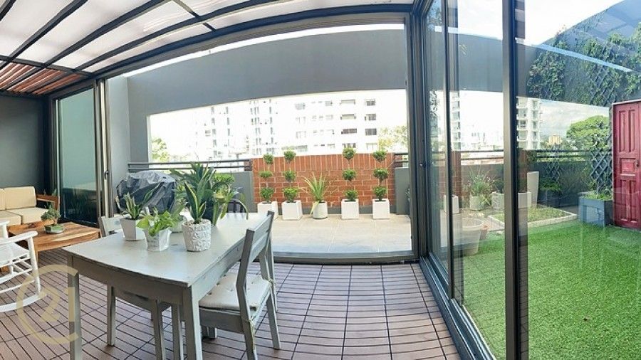 Hermoso Apartamento con Amplia Terraza a la Venta