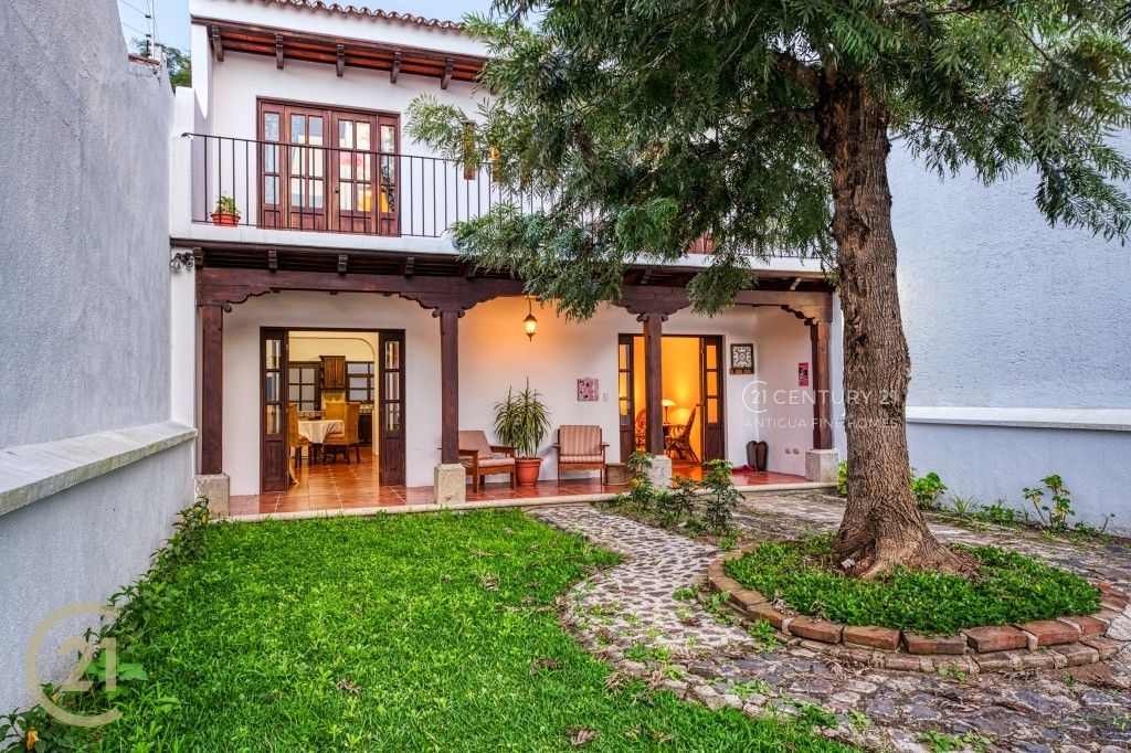 1019, Luxury home for Sale in Antigua Guatemala