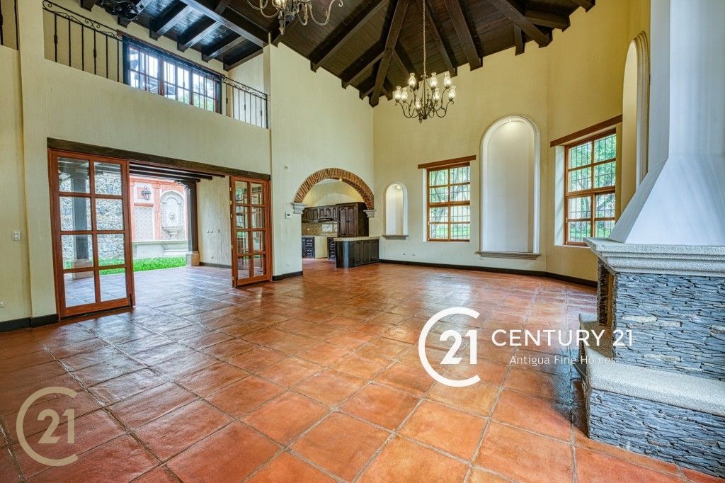 4 Bedroom Home For Sale