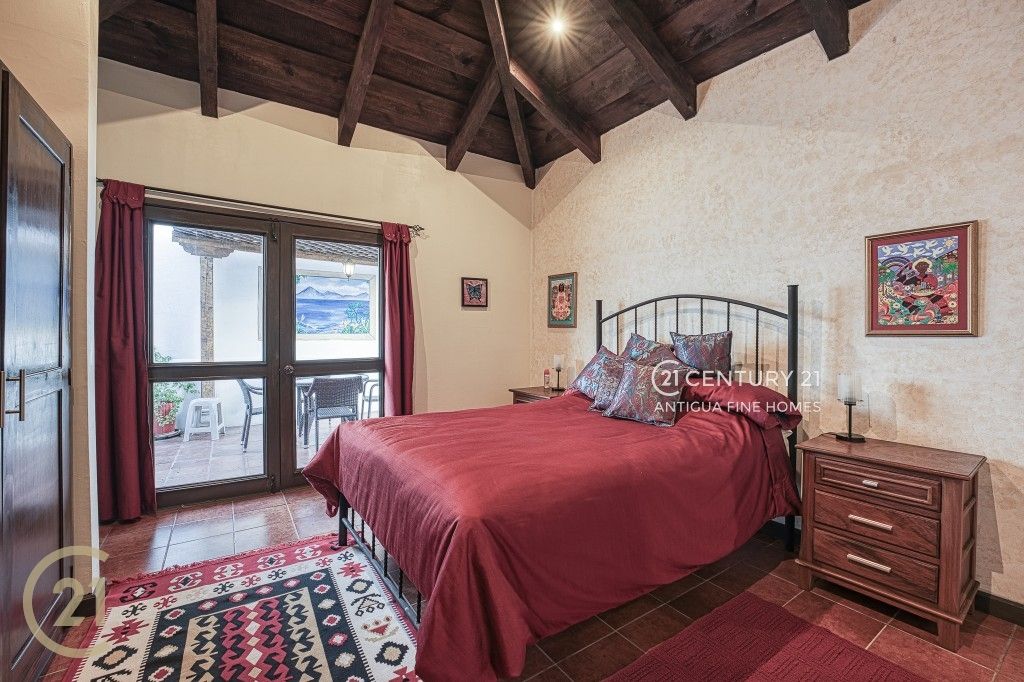 Casa de 3 dormitorios con piscina