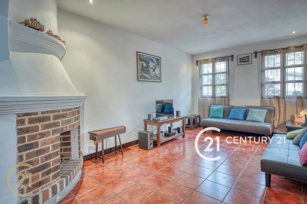 5 Bedroom House in a Gated Community For Sale