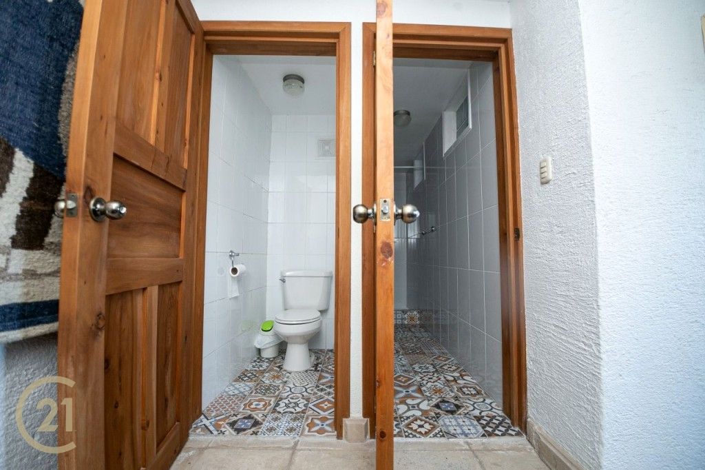 MSC Lower level half bath and shower room