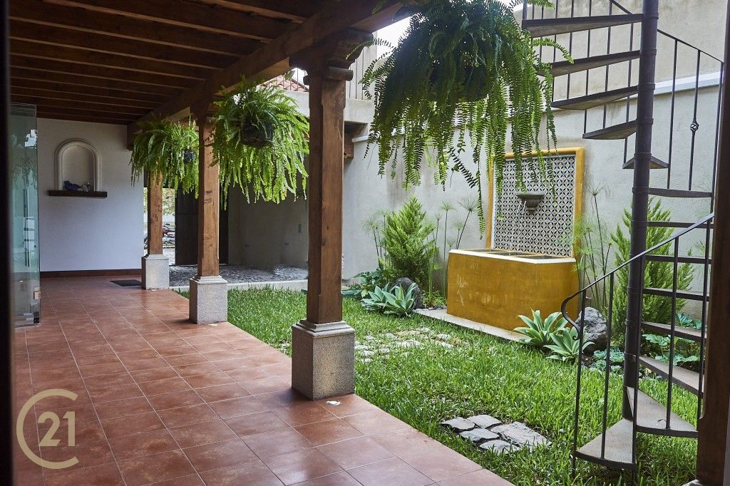 casa-venta-colibri-14f-jardin 13