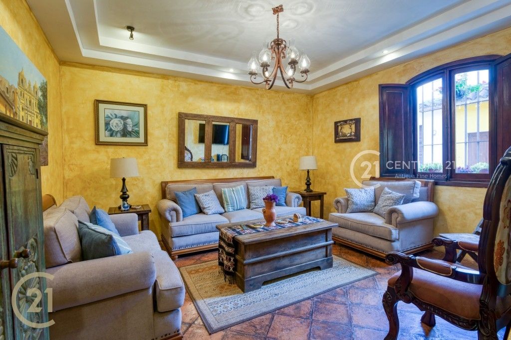 5 Bedroom Central Antigua House For Sale