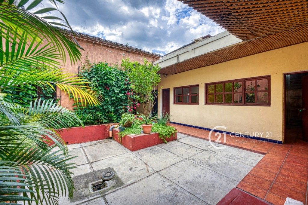 3 Bedroom House in Antigua Center