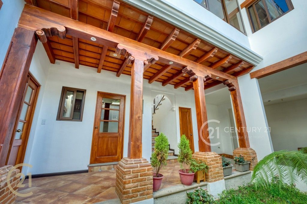 Discover your new home in Antigua Gardens, corner lot in front of the clubhouse!