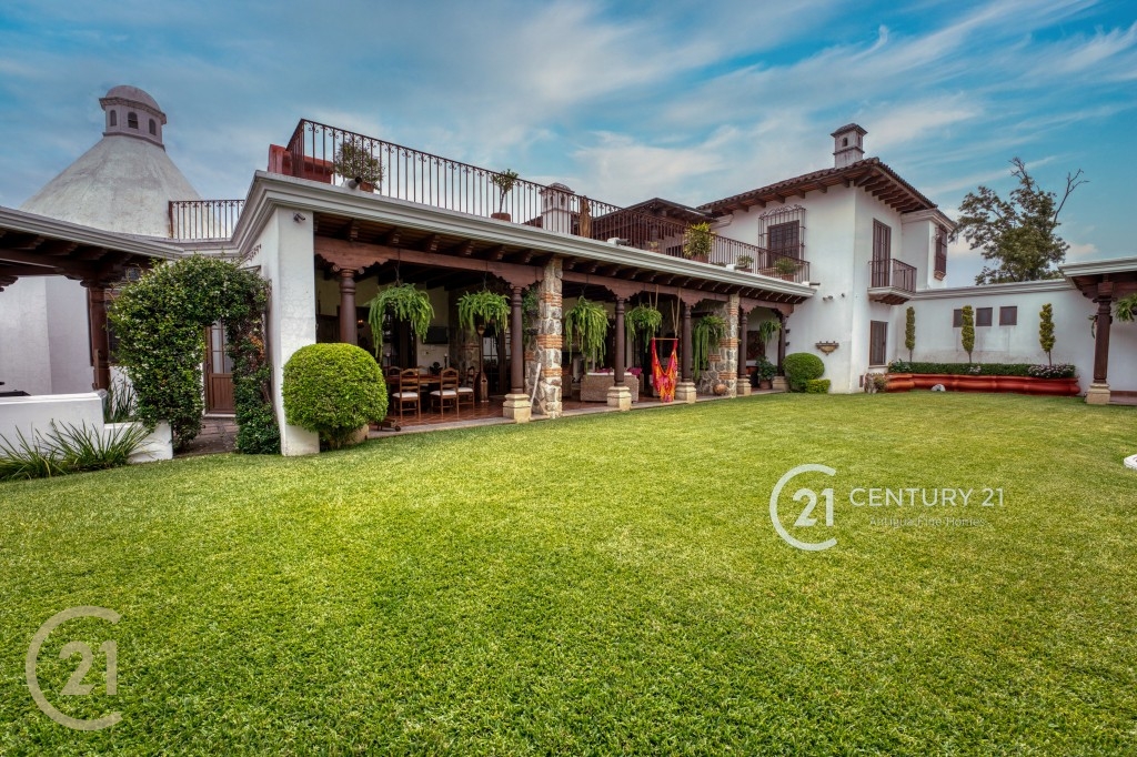 Luxury Antigüeño-Style Estate – Fully Furnished & Move-in Ready