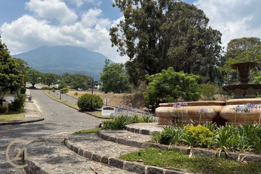 Lot for Sale in Gated Community