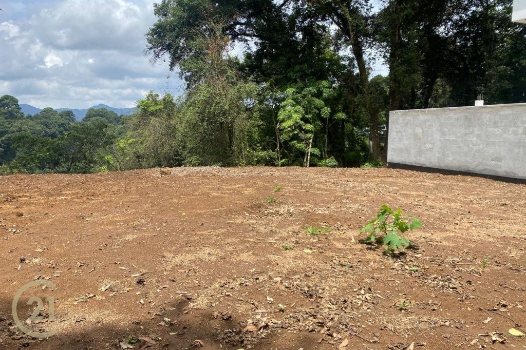 Lote en venta dentro de residencial tranquilo y fácil acceso