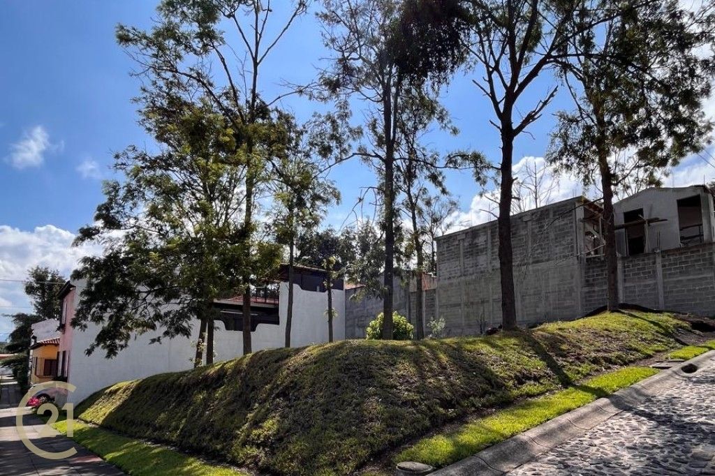 Corner Lot for Sale in Front of the Clubhouse – Antigua Gardens Phase II