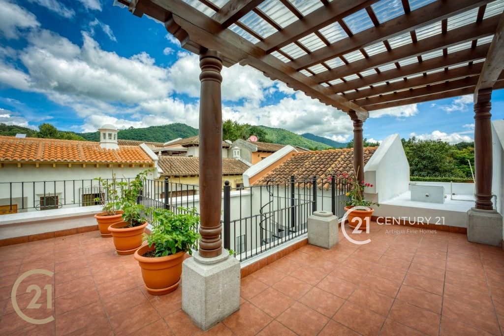 Charming One-Level 3-Bedroom Home in Gated Community Near Antigua