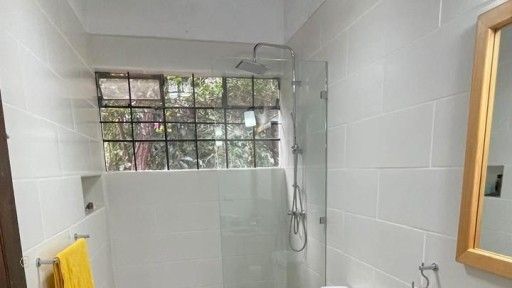 DJ Bathroom 1-0