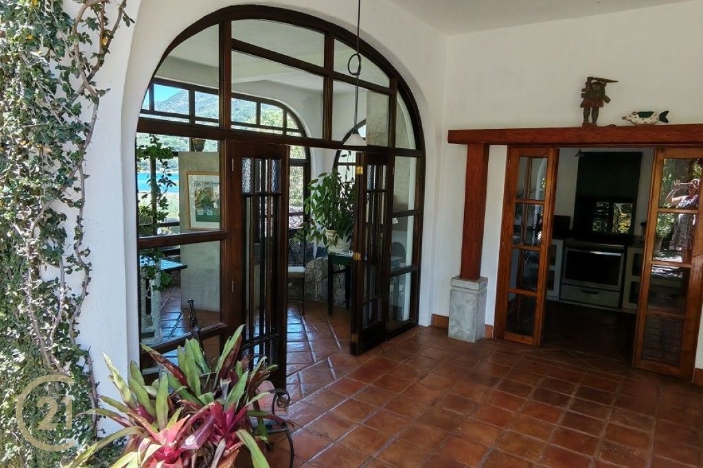 VSA Entrance to Kitchen and living area