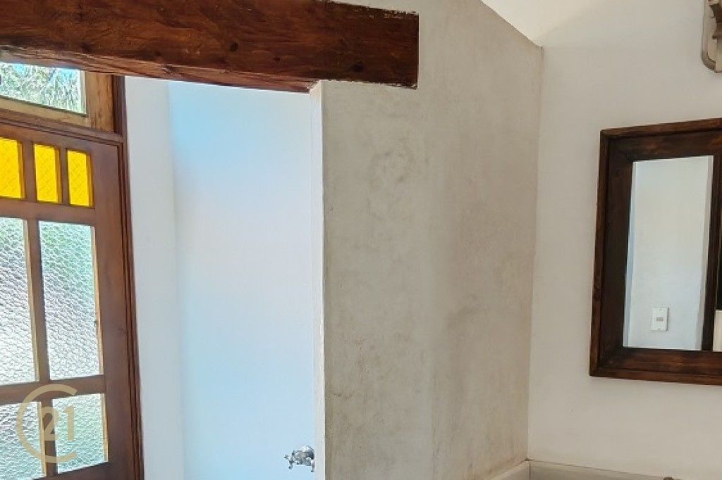 VSA Upstairs Bathroom 1-0