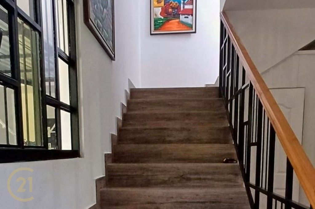 LT Stairs 1-0