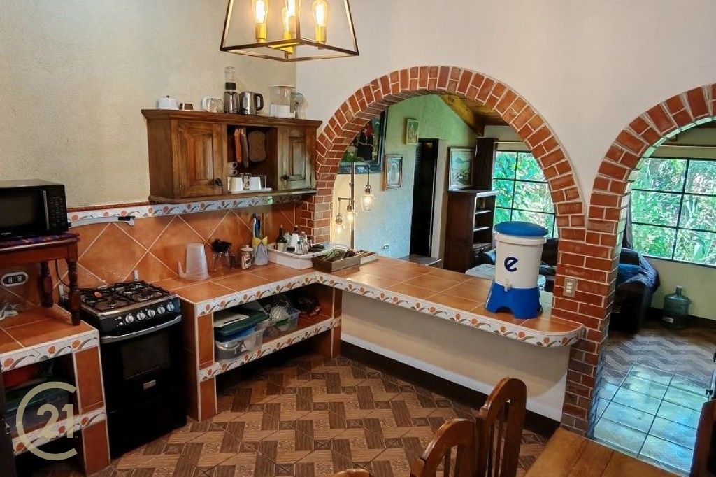 GT Casa A Kitchen 1-1