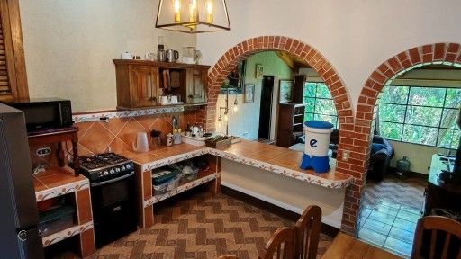 GT Casa A Kitchen 1-1