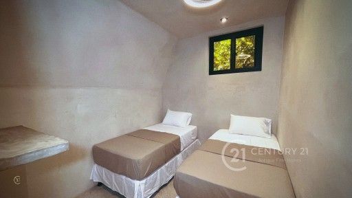 B70360C0-EA1F-4DDA-B124-A99AA0EFF28A