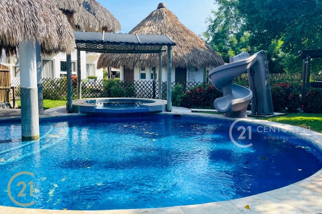 Amplia Casa de 6 Habitaciones con Piscina y Rancho Cerca de la Playa | Costa del Pacífico, Guatemala