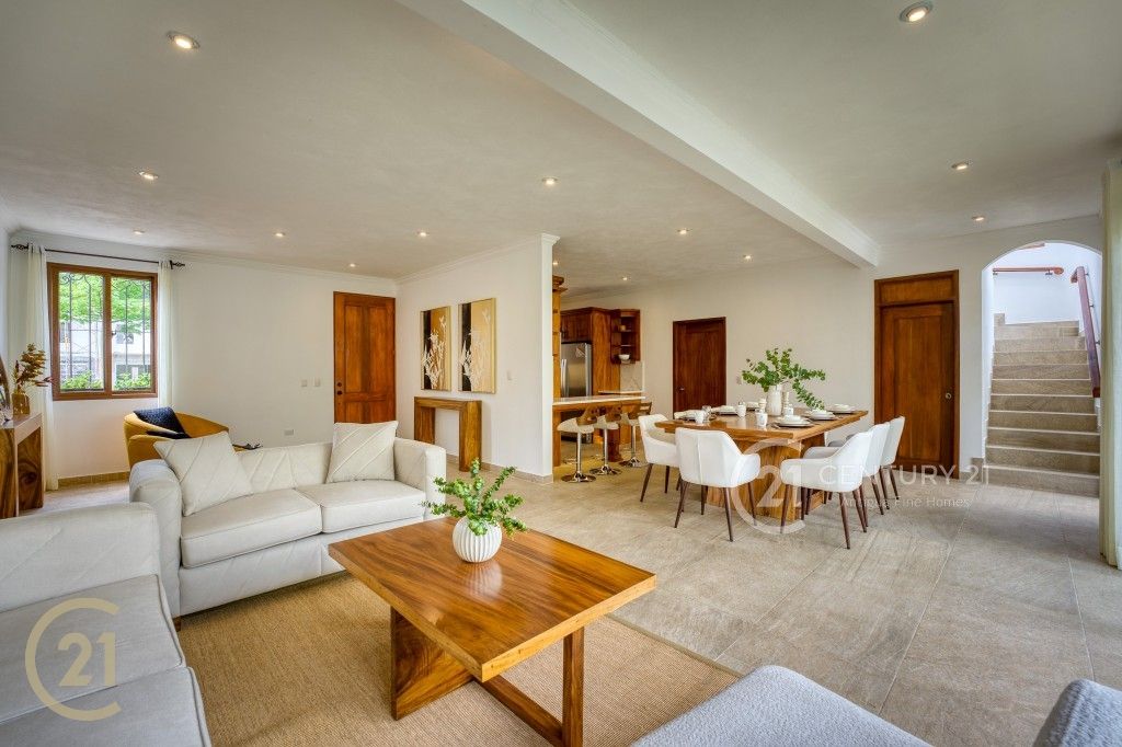 Casa de Lujo de 3 Dormitorios con Piscina y Vistas al Volcán | Condominio Exclusivo cerca de Antigua