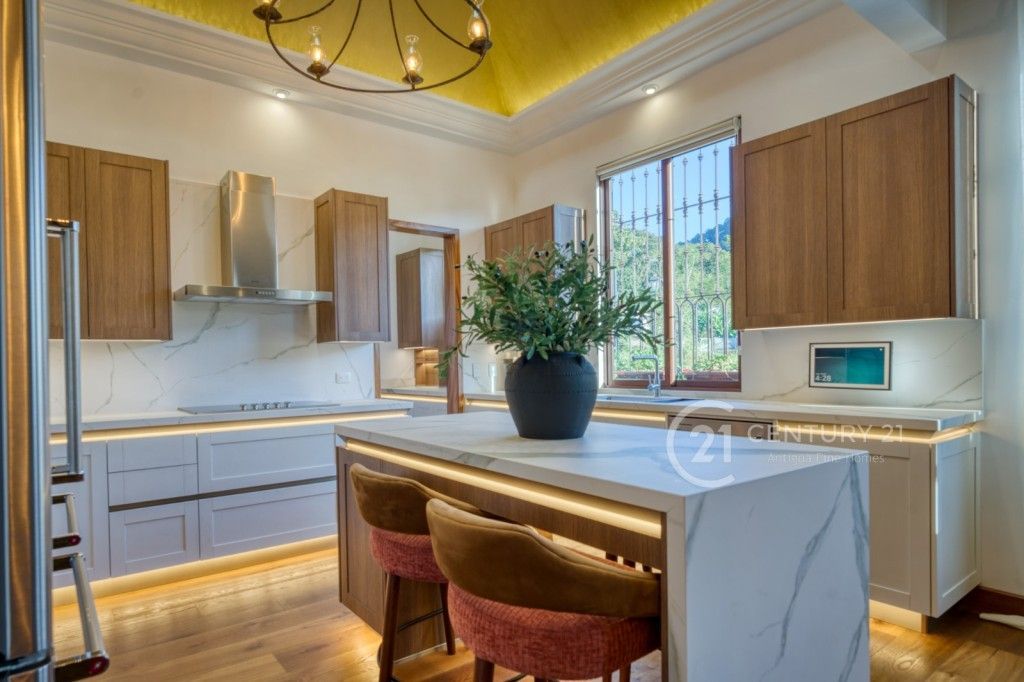 PHOTO-2025-12-01-21-05-31 2