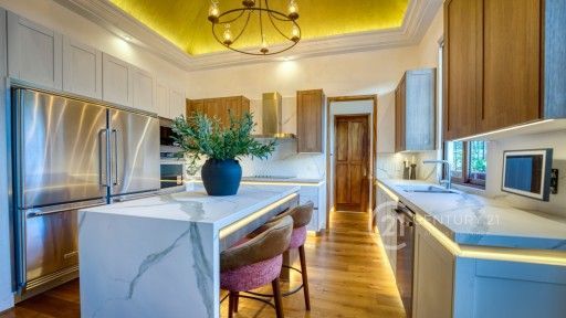 PHOTO-2025-12-01-21-05-32 2