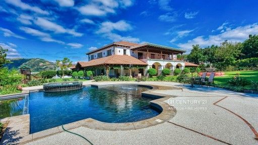 Comendador casa club 1