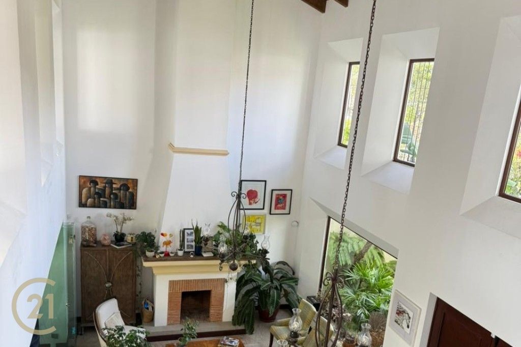 b2cbcfe1-533f-4567-90d7-e08a913ccb54