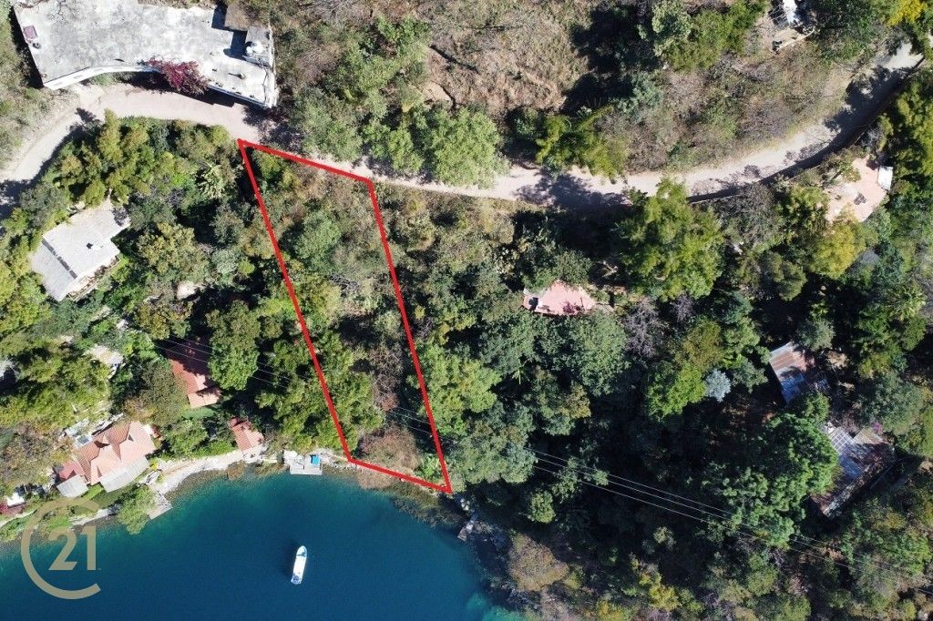 Land For Sale Lake and Road side San Marcos
