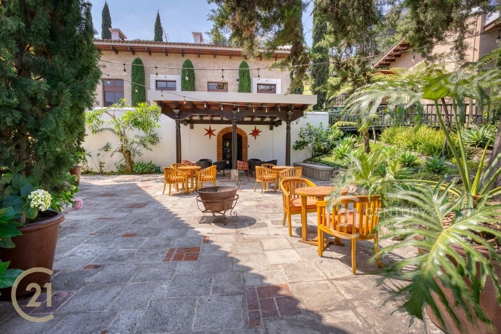 Fully Furnished Turnkey Loft Condo Near Antigua – Ready to Generate Income from Day One