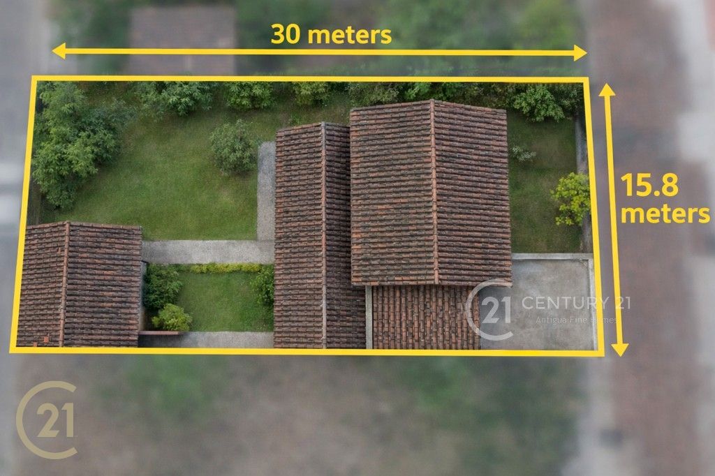 Oportunidad de Inversión en el Centro de Antigua – A Solo 4.5 Cuadras del Parque Central